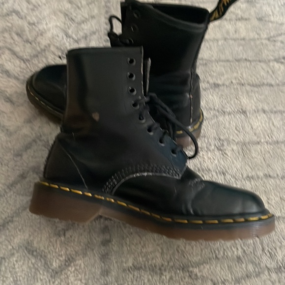 Airwair Black Combat Boots Made in England Size 4 -Fits like size 7/8 - Picture 5 of 5